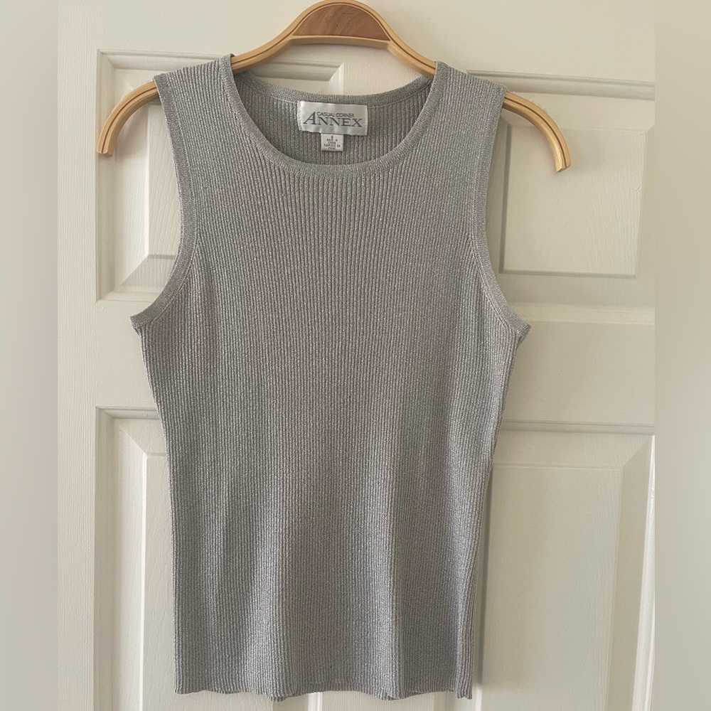 Casual Corner Silk Light Gray with Silver Metallic Ribbed Sleeveless Sweater